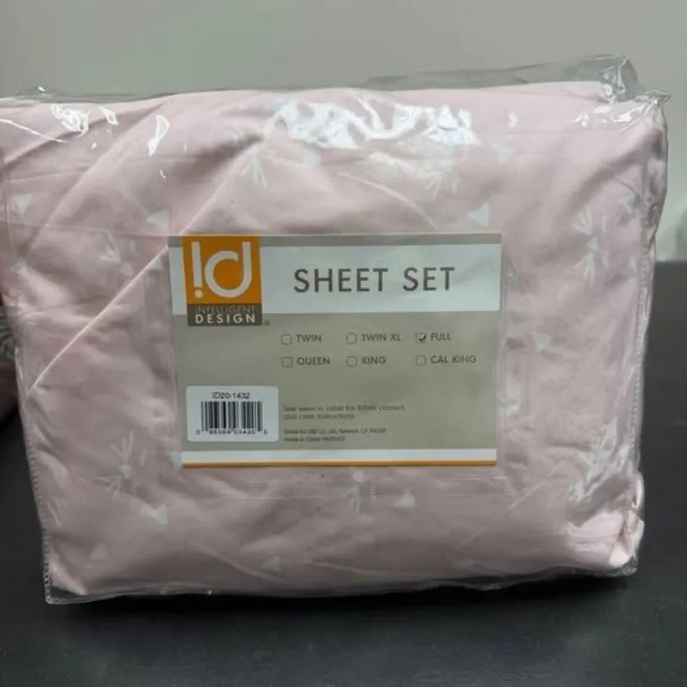 FULL 4Piece Sheet Set Cat Print Pink Intelligent Design NEW
